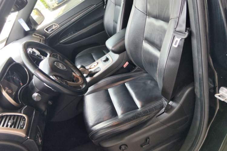 Used Jeep Grand Cherokee 2016 3.0L Comfort Navigation Edition Left Front Seat