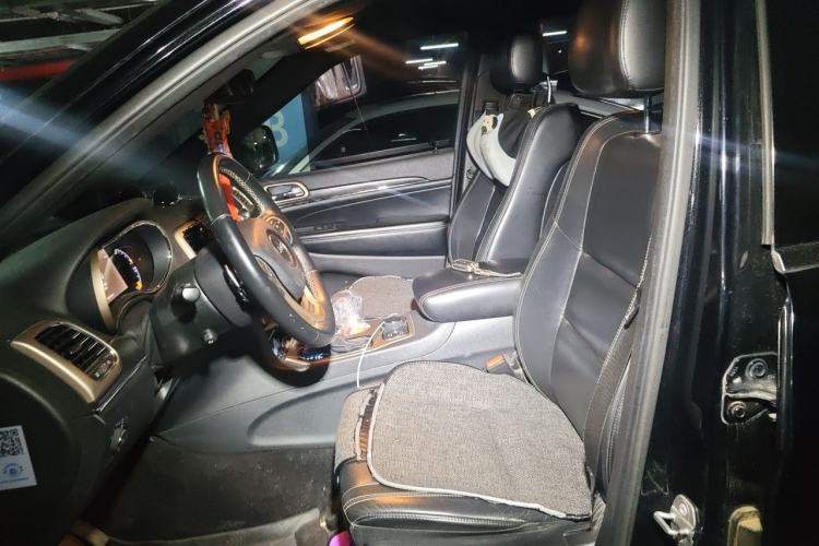 Used Jeep Grand Cherokee 2016 3.0L Comfort Navigation Edition Left Front Seat