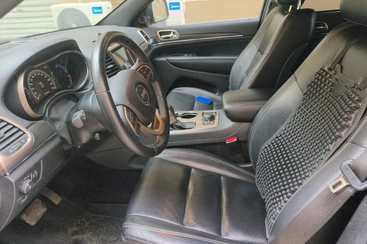 Used Jeep Grand Cherokee 2016 3.0L Comfort Navigation Edition Left Front Seat