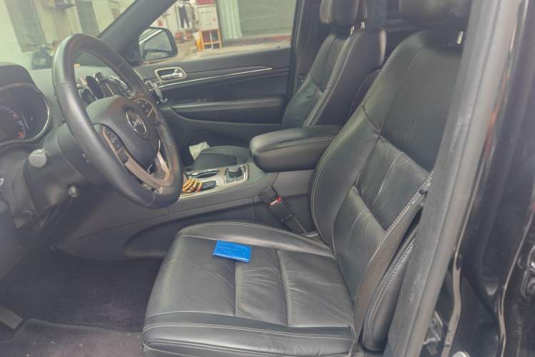 Used Jeep Grand Cherokee 2016 3.0L Comfort Navigation Edition Left Front Seat