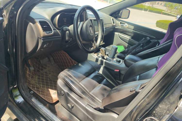Used Jeep Grand Cherokee 2016 3.0L Elite Navigation Edition Left Front Seat