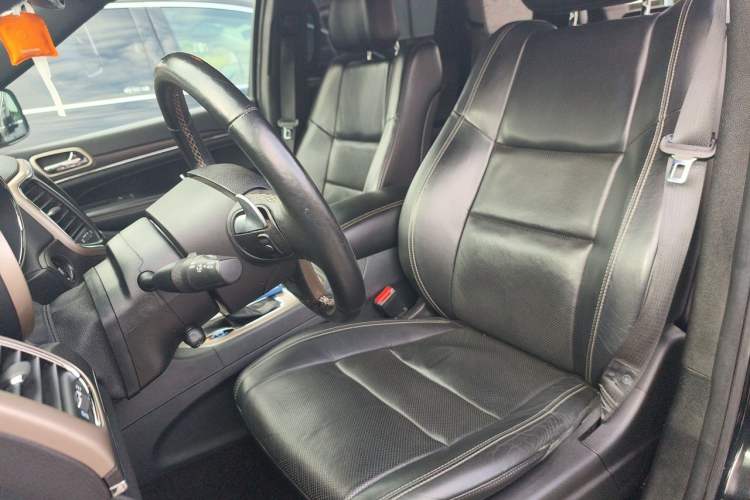 Used Jeep Grand Cherokee 2016 3.0L Elite Navigation Edition Left Front Seat