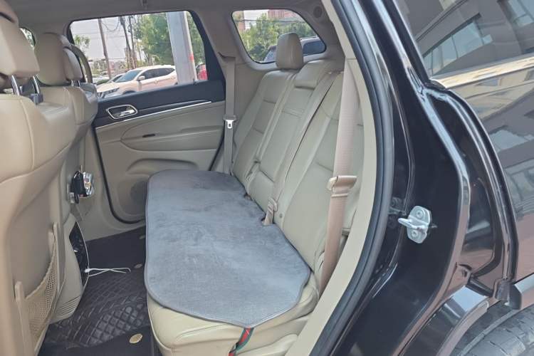 Used Jeep Grand Cherokee  Left Rear Seat