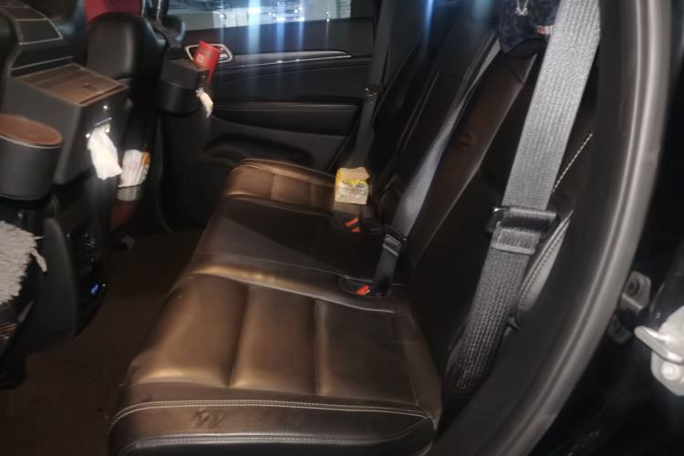 Used Jeep Grand Cherokee 2016 3.0L Comfort Navigation Edition Left Rear Seat