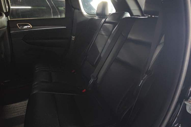 Used Jeep Grand Cherokee 2016 3.0L Elite Navigation Edition Left Rear Seat