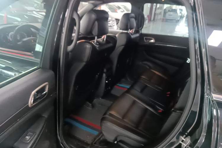 Used Jeep Grand Cherokee 2016 3.0L Elite Navigation Edition Left Rear Seat