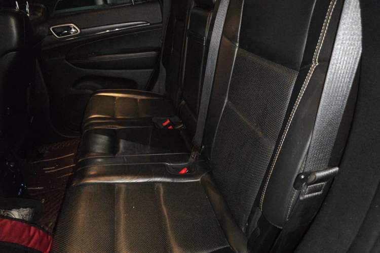 Used Jeep Grand Cherokee 2016 3.0L Elite Navigation Edition Left Rear Seat