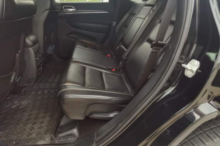 Used Jeep Grand Cherokee 2016 3.0L Comfort Navigation Edition Left Rear Seat