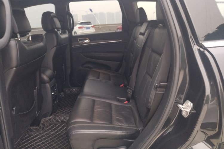 Used Jeep Grand Cherokee 2016 3.0L Comfort Navigation Edition Left Rear Seat