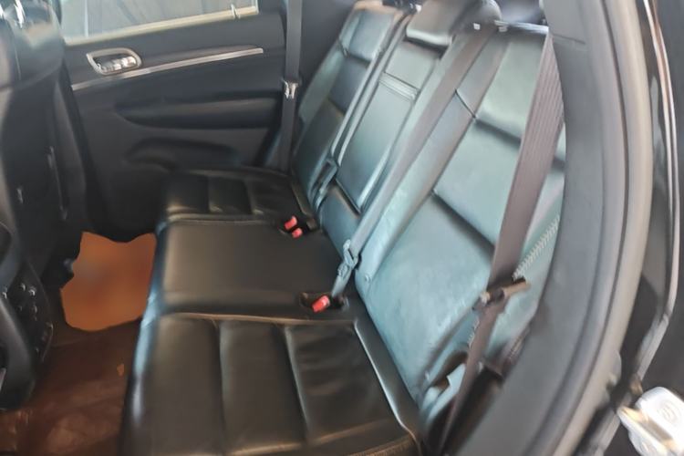 Used Jeep Grand Cherokee 2016 3.0L Comfort Navigation Edition Left Rear Seat