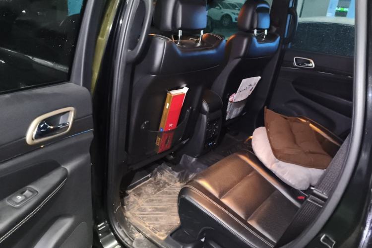 Used Jeep Grand Cherokee 2016 3.0L Elite Navigation Edition Left Rear Seat