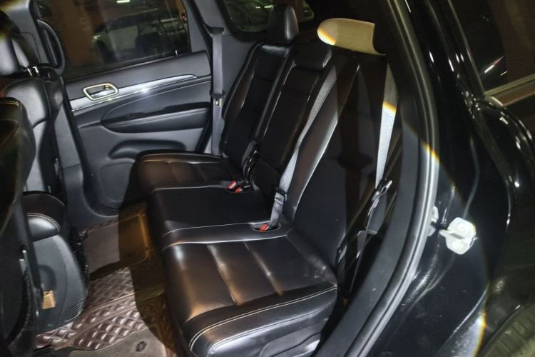 Used Jeep Grand Cherokee 2016 3.0L Comfort Navigation Edition Left Rear Seat