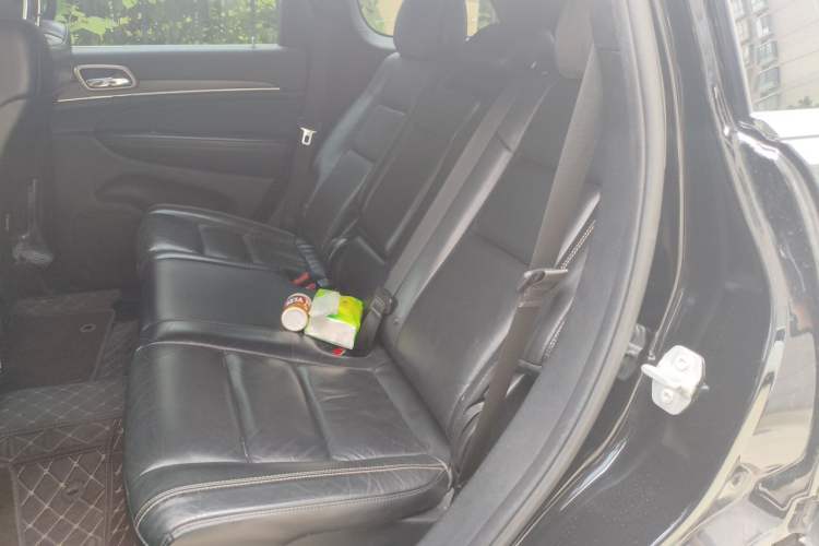 Used Jeep Grand Cherokee 2016 3.0L Comfort Navigation Edition Left Rear Seat