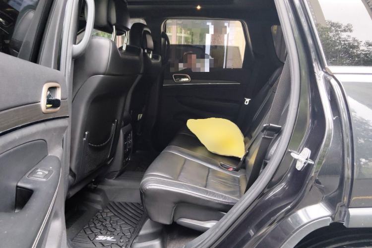 Used Jeep Grand Cherokee 2016 3.0L Comfort Navigation Edition Left Rear Seat