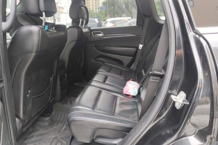 Used Jeep Grand Cherokee 2016 3.0L Elite Navigation Edition Left Rear Seat