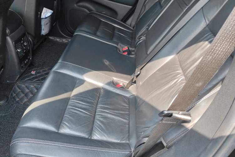 Used Jeep Grand Cherokee 2016 3.0L Comfort Navigation Edition Left Rear Seat