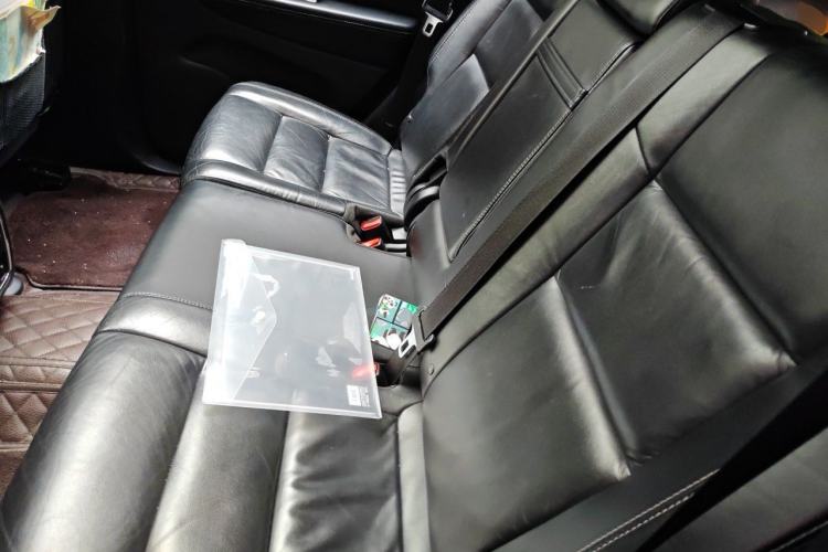 Used Jeep Grand Cherokee 2016 3.0L Comfort Navigation Edition Left Rear Seat