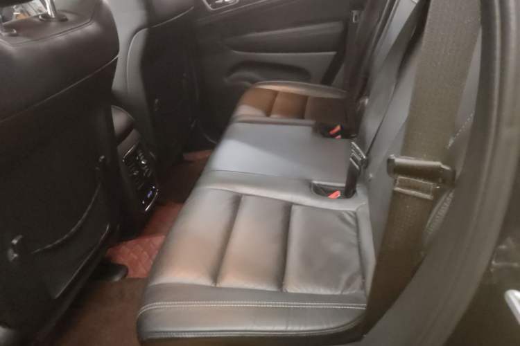 Used Jeep Grand Cherokee 2016 3.0L Comfort Navigation Edition Left Rear Seat