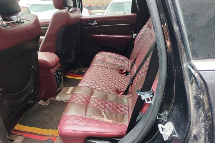 Used Jeep Grand Cherokee 2016 3.0L Comfort Navigation Edition Left Rear Seat