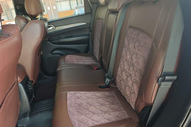 Used Jeep Grand Cherokee 2016 3.0L Comfort Navigation Edition Left Rear Seat
