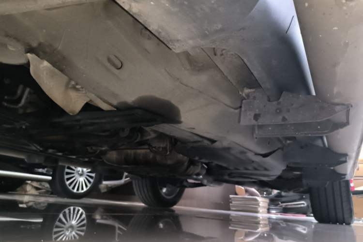 Used Jeep Grand Cherokee 2016 3.0L Comfort Navigation Edition Left Side Sill