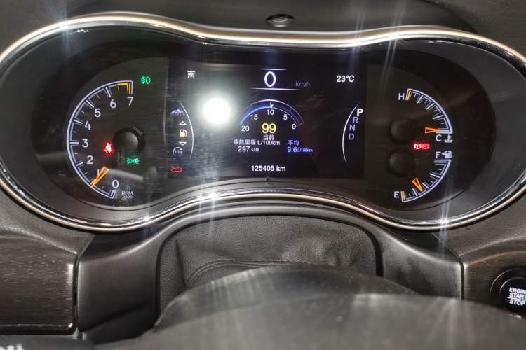 Used Jeep Grand Cherokee 2016 3.0L Comfort Navigation Edition Odometer Close Up