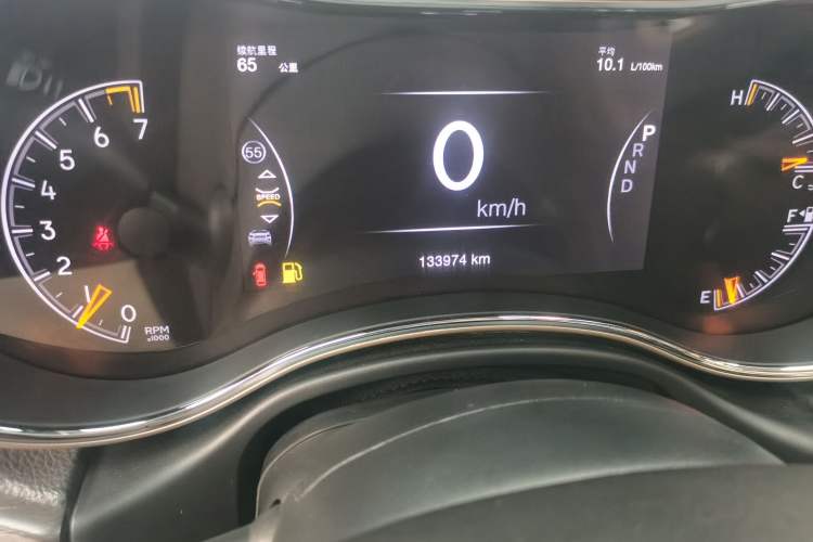 Used Jeep Grand Cherokee 2016 3.0L Comfort Navigation Edition Odometer Close Up