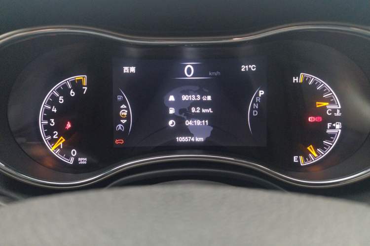 Used Jeep Grand Cherokee 2016 3.0L Comfort Navigation Edition Odometer Close Up