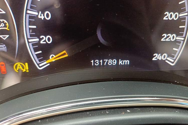Used Jeep Grand Cherokee 2016 3.0L Comfort Navigation Edition Odometer Close Up