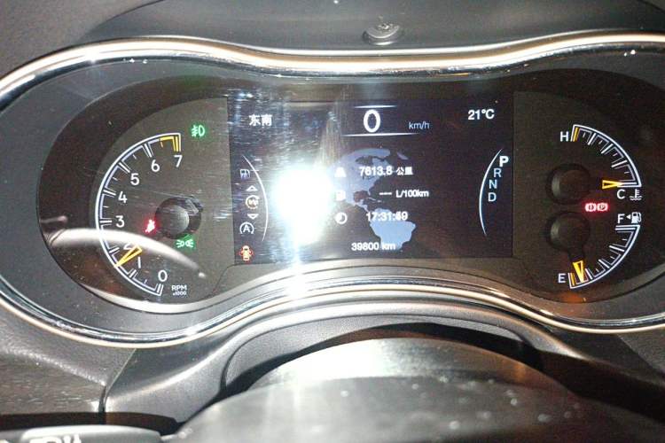 Used Jeep Grand Cherokee 2016 3.0L Comfort Navigation Edition Odometer Close Up