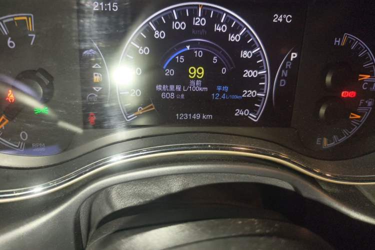 Used Jeep Grand Cherokee 2016 3.0L Comfort Navigation Edition Odometer Close Up