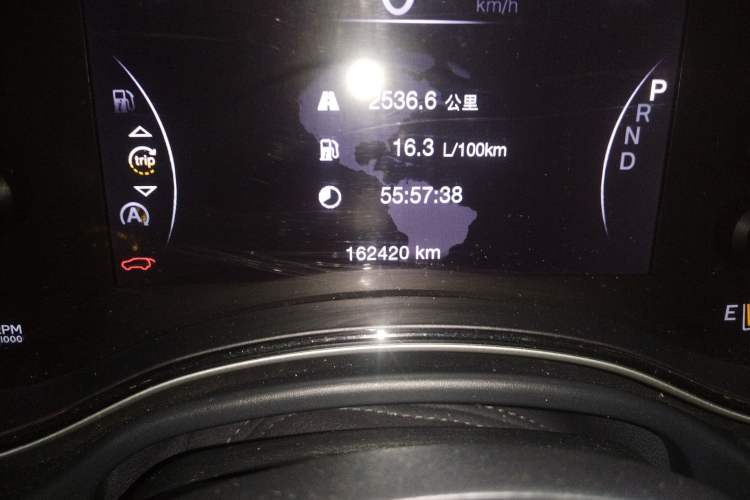 Used Jeep Grand Cherokee 2016 3.6L Luxury Navigation Edition Odometer Close Up