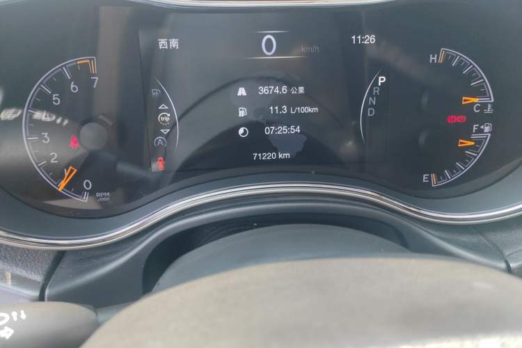 Used Jeep Grand Cherokee 2016 3.0L Comfort Navigation Edition Odometer Close Up