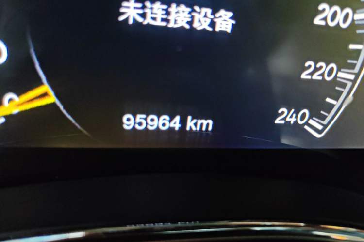 Used Jeep Grand Cherokee 2016 3.0L Comfort Navigation Edition Odometer Close Up