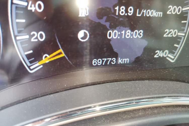 Used Jeep Grand Cherokee 2016 3.0L Elite Navigation Edition Odometer Close Up