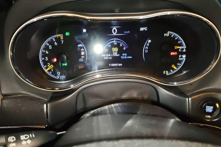 Used Jeep Grand Cherokee 2016 3.0L Comfort Navigation Edition Odometer Close Up
