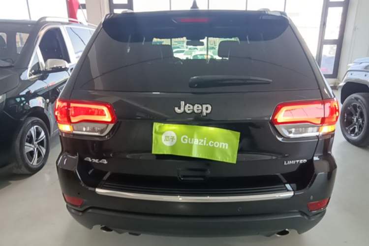 Used Jeep Grand Cherokee 2016 3.0L Comfort Navigation Edition Rear