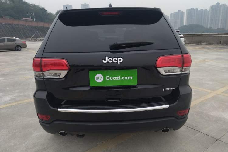 Used Jeep Grand Cherokee 2016 3.0L Comfort Navigation Edition Rear