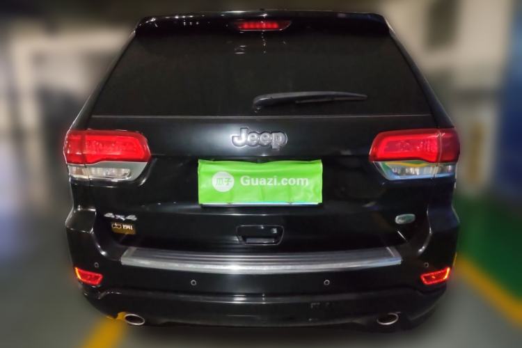 Used Jeep Grand Cherokee 2016 3.6L Luxury Navigation Edition Rear