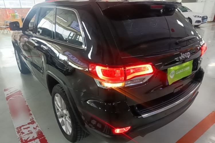 Used Jeep Grand Cherokee 2016 3.0L Elite Navigation Edition Rear Left 45 Deg