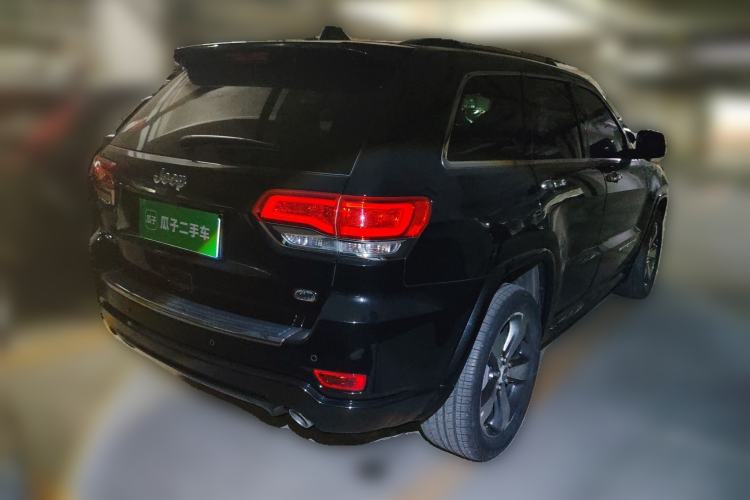 Used Jeep Grand Cherokee 2016 3.6L Luxury Navigation Edition Rear Right 45 Deg