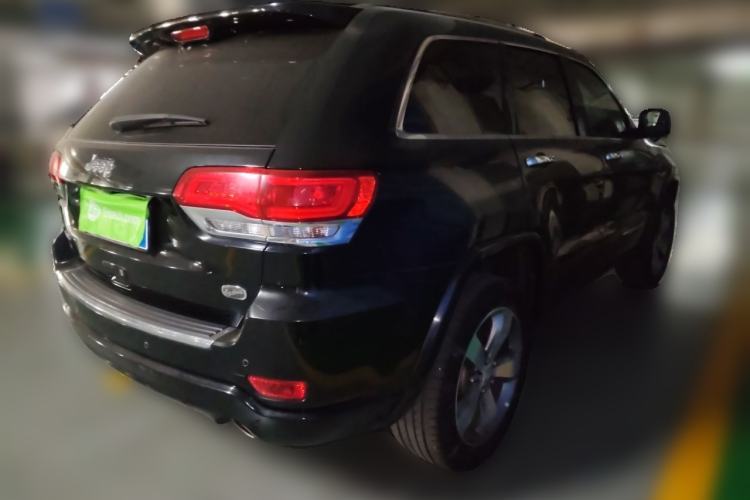 Used Jeep Grand Cherokee 2016 3.6L Luxury Navigation Edition Rear Right 45 Deg