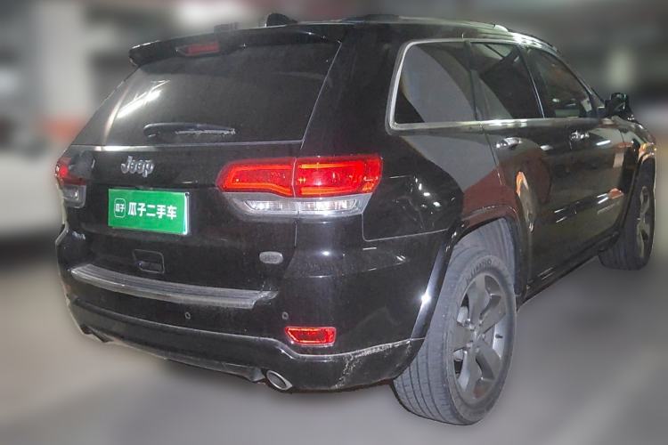 Used Jeep Grand Cherokee 2016 3.6L Luxury Navigation Edition Rear Right 45 Deg