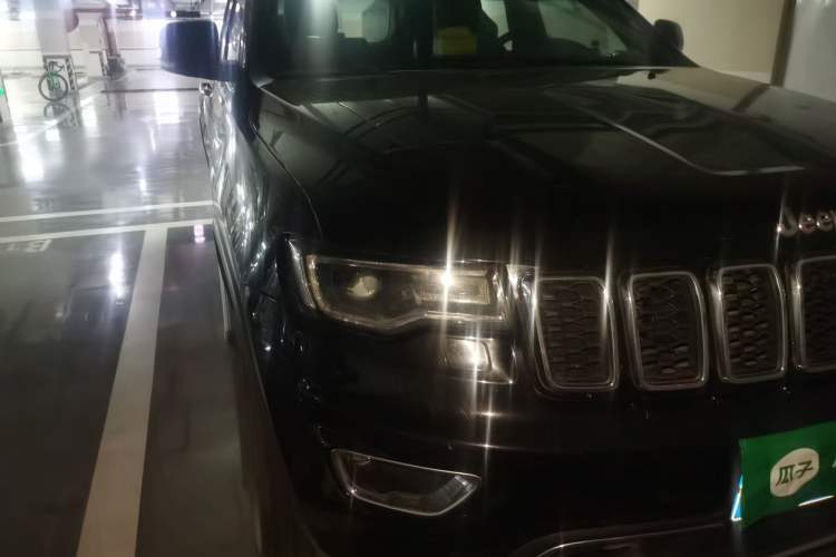 Used Jeep Grand Cherokee 2016 3.0L Comfort Navigation Edition Right Front Headlight