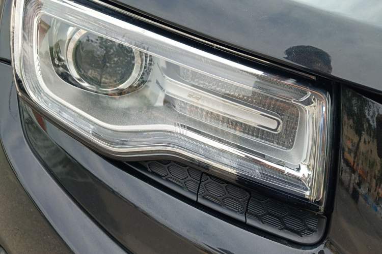 Used Jeep Grand Cherokee 2016 3.0L Elite Navigation Edition Right Front Headlight