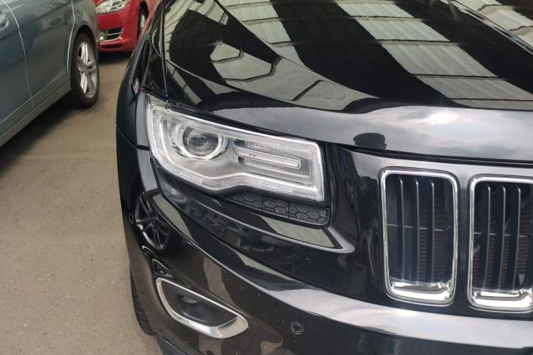 Used Jeep Grand Cherokee 2016 3.0L Comfort Navigation Edition Right Front Headlight