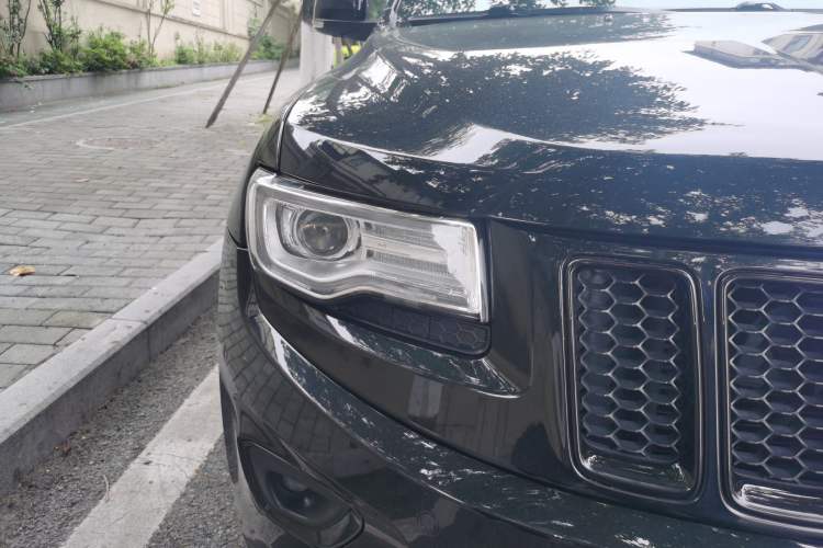 Used Jeep Grand Cherokee 2016 3.0L Comfort Navigation Edition Right Front Headlight