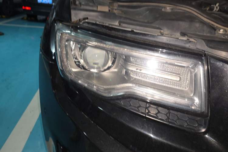 Used Jeep Grand Cherokee 2016 3.0TD Diesel Comfort Navigation Version Right Front Headlight
