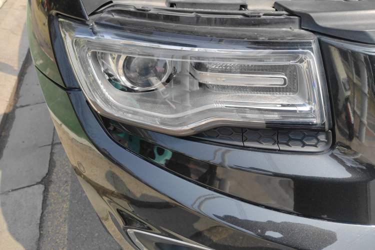 Used Jeep Grand Cherokee 2016 3.0L Comfort Navigation Edition Right Front Headlight