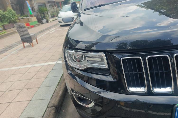 Used Jeep Grand Cherokee 2016 3.0L Comfort Navigation Edition Right Front Headlight